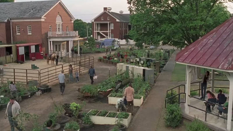 zombies invade the Midwest. walking dead town